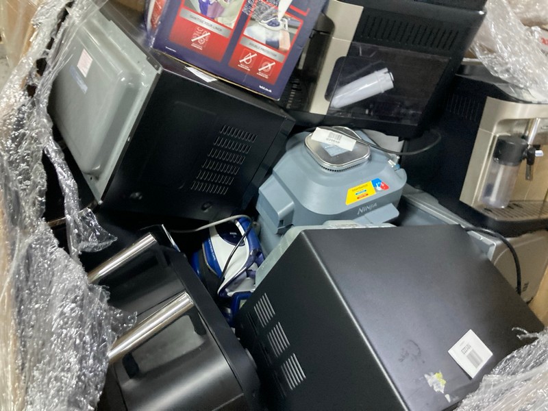 Lot 112  
            Nottingham SR1 - Delivery or Collection 

                
PALLET OF VARIOUS SMALL KITCHEN APPLIANCES (SMALL APPLIANCES 03/12/2025) - Image 2