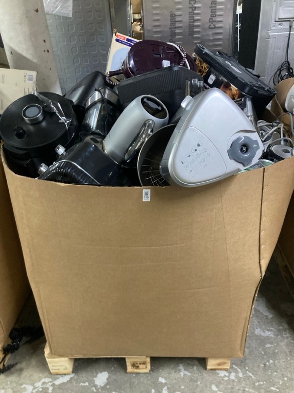 Lot 119  
            Nottingham SR1 - Delivery or Collection 

                
PALLET OF VARIOUS SMALL KITCHEN APPLIANCES