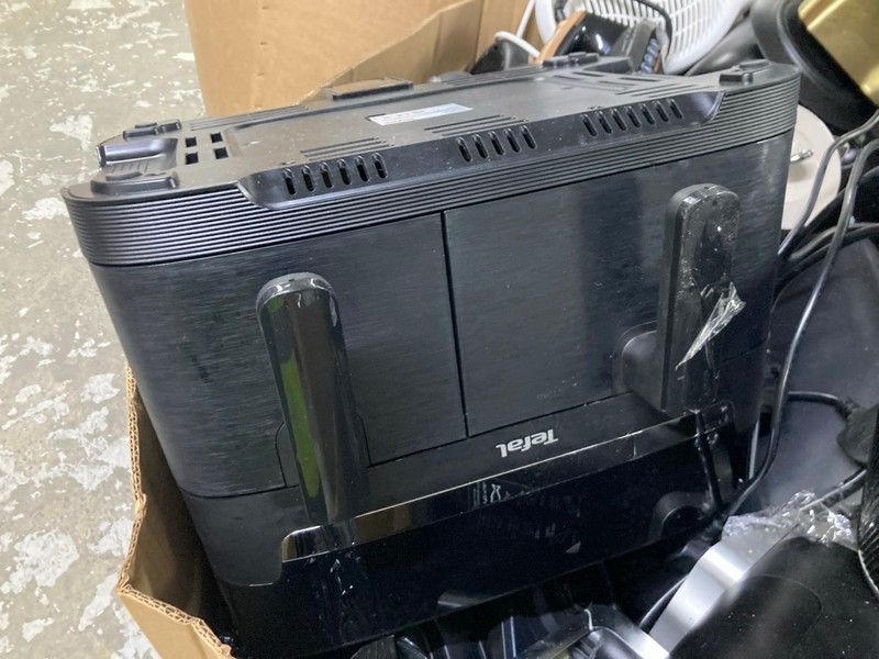 Lot 120  
            Nottingham SR1 - Delivery or Collection 

                
PALLET OF VARIOUS SMALL KITCHEN APPLIANCES - Image 3