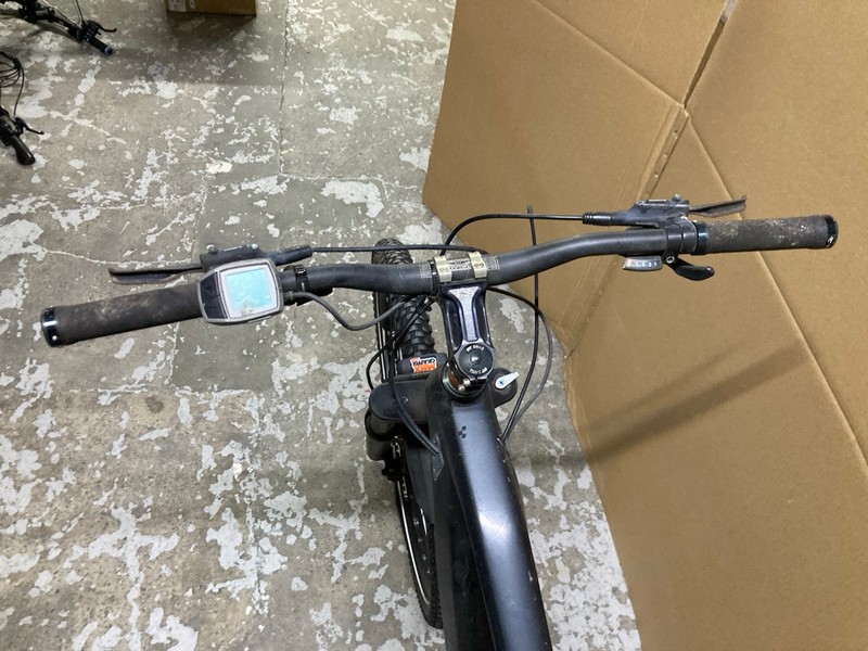 Lot 124  
            Nottingham SR1 - Collection Only 

                
CUBE ELECTRIC MOUNTAIN BIKE - MPSS02590029 (COLLECTION ONLY) - Image 4