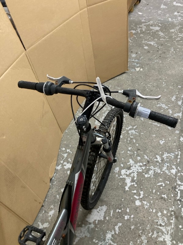 Lot 137  
            Nottingham SR1 - Collection Only 

                
SCHWINN AZURE 26 MOUNTAIN BIKE - MPSS01062892 (COLLECTION ONLY)