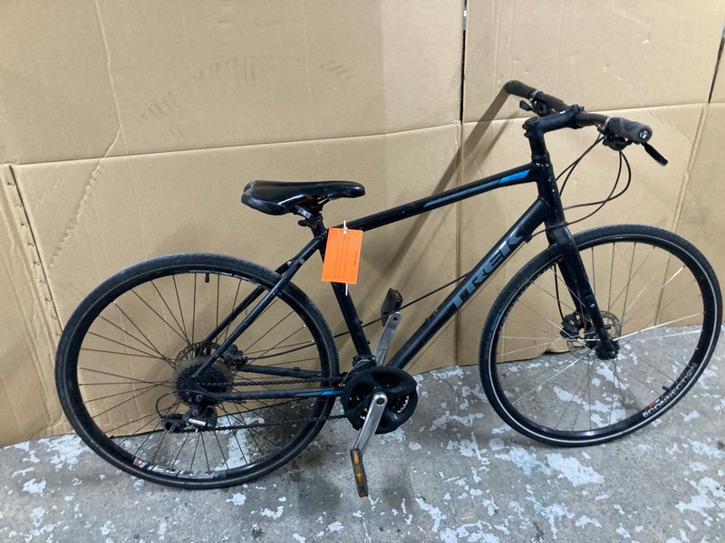 Lot 139  
            Nottingham SR1 - Collection Only 

                
TREK HYBRID BIKE - MPSS03053171 (COLLECTION ONLY)