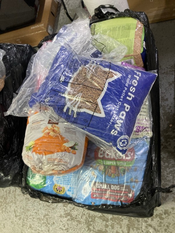 Lot 149  
            Nottingham SR1 - Delivery or Collection 

                
PALLET OF PET PRODUCTS INC. BAKERS SMALL DOGS FOOD - BEST BEFORE: 04/2027 - Image 2