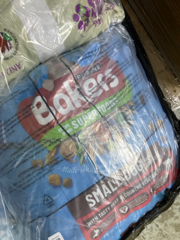 Lot 149  
            Nottingham SR1 - Delivery or Collection 

                
PALLET OF PET PRODUCTS INC. BAKERS SMALL DOGS FOOD - BEST BEFORE: 04/2027 - Image 4