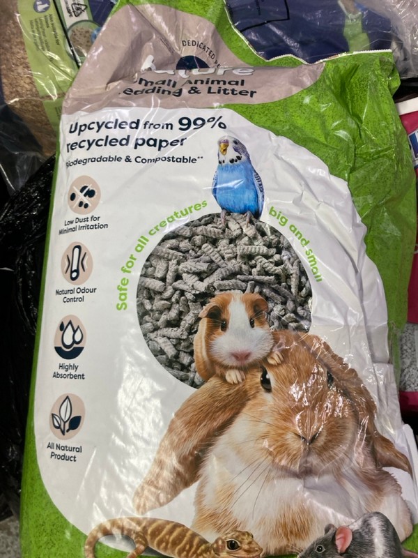 Lot 150  
            Nottingham SR1 - Delivery or Collection 

                
PALLET OF PET PRODUCTS INC. BACK 2 NATURE SMALL ANIMAL BEDDING & LITTER