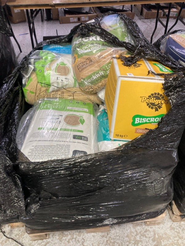 Lot 151  
            Nottingham SR1 - Delivery or Collection 

                
PALLET OF PET PRODUCTS INC. PEDIGREE BISCROK GRAVY BONES - BEST BEFORE: 24/07/2027