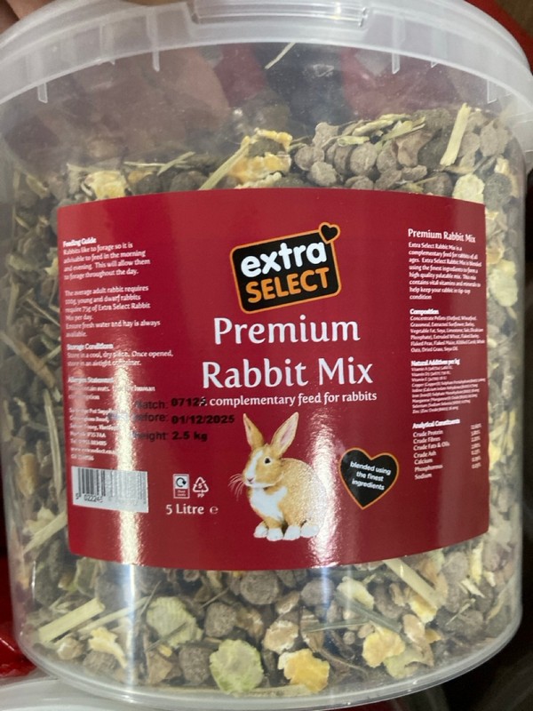 Lot 158  
            Nottingham SR1 - Delivery or Collection 

                
PALLET OF PET PRODUCTS INC. EXTRA SELECT PREMIUM RABBIT MIX - BEST BEFORE:01/12/2025 - Image 3