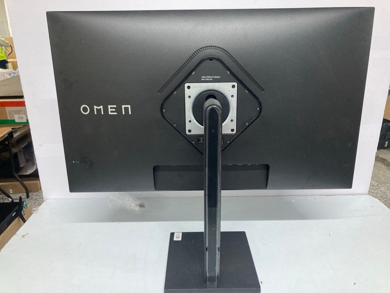 Lot 41  
            Nottingham SR1 - Delivery or Collection 

                
OMEN 32" MONITOR MODEL: 780K0AA (SMASHED SCREEN) - Image 4