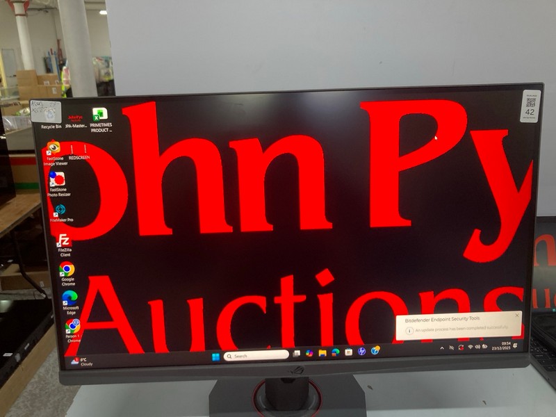 Lot 42  
            Nottingham SR1 - Collection Only 

                
ASUS 27" ROG STRIX 4K UDH MONITOR MODEL: XG27UCS - ORIGINAL RRP.£314 - WITH BOX -...