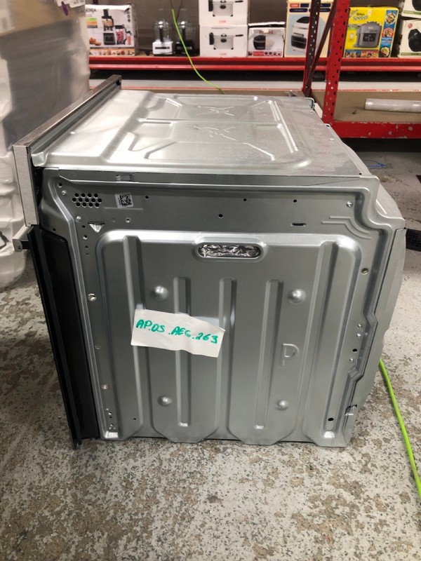 Lot 67  
            Nottingham SR1 - Delivery or Collection 

                
AEG BUILT IN SINGLE OVEN - MODEL. BPS355061M - RRP£330 - Image 3
