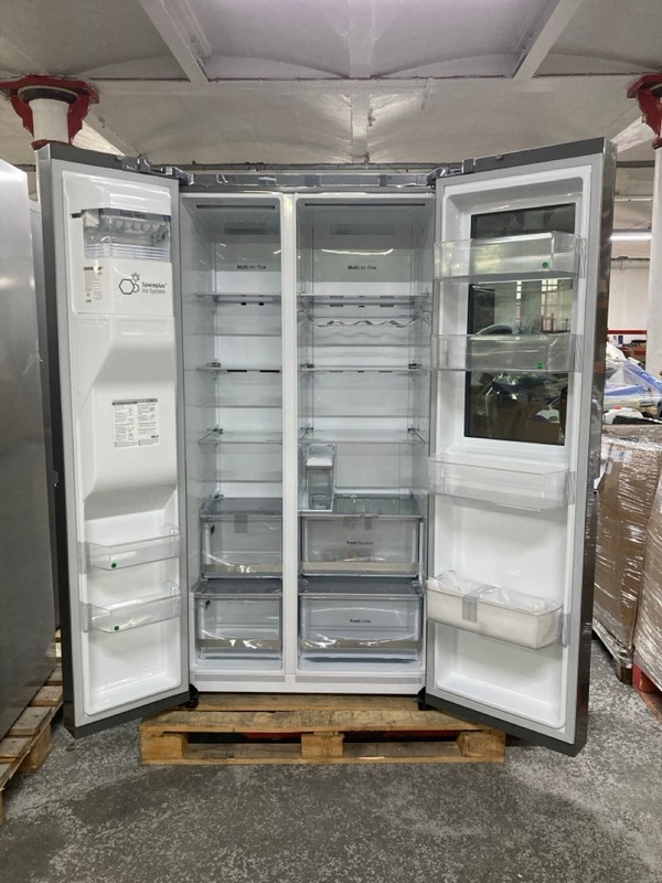 Lot 78  
            Nottingham SR1 - Delivery or Collection 

                
LG AMERICAN FRIDGE FREEZER MODEL: GSGV81PYLL - ORIGINAL RRP.£1,279 - Image 2