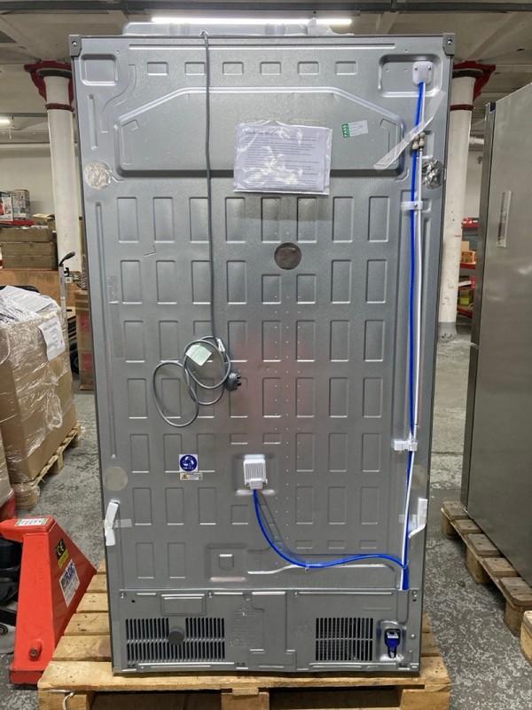Lot 78  
            Nottingham SR1 - Delivery or Collection 

                
LG AMERICAN FRIDGE FREEZER MODEL: GSGV81PYLL - ORIGINAL RRP.£1,279 - Image 3