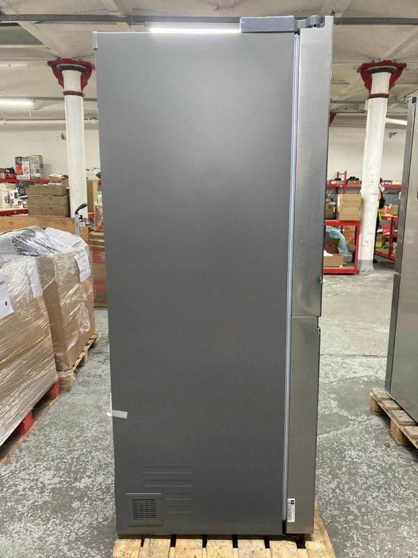 Lot 78  
            Nottingham SR1 - Delivery or Collection 

                
LG AMERICAN FRIDGE FREEZER MODEL: GSGV81PYLL - ORIGINAL RRP.£1,279 - Image 5