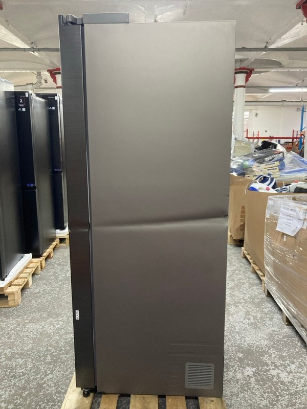Lot 80  
            Nottingham SR1 - Delivery or Collection 

                
SAMSUNG BESPOKE SI SERES 6 SPACEMAX AMERICAN FRIDGE FREEZER MODEL: RS70F65QEF - O... - Image 4