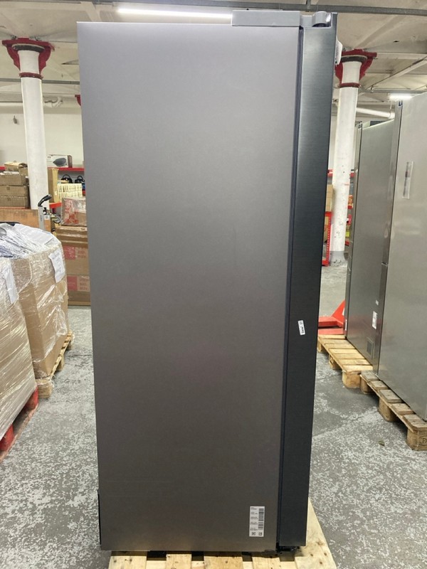 Lot 80  
            Nottingham SR1 - Delivery or Collection 

                
SAMSUNG BESPOKE SI SERES 6 SPACEMAX AMERICAN FRIDGE FREEZER MODEL: RS70F65QEF - O... - Image 5