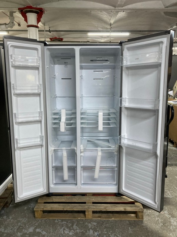 Lot 92  
            Nottingham SR1 - Delivery or Collection 

                
LOGIK AMERICAN FRIDGE FREEZER MODEL: LSBSX23 - ORIGINAL RRP.£519 - Image 2