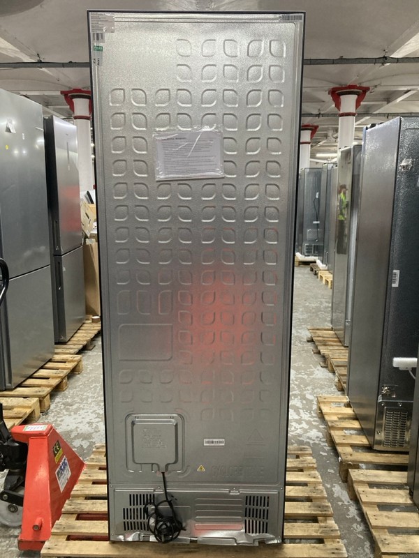 Lot 93  
            Nottingham SR1 - Delivery or Collection 

                
HISENSE AMERICAN STYLE FRIDGE FREEZER MODEL: RF632N4AFE - ORIGINAL RRP.£799 - Image 3