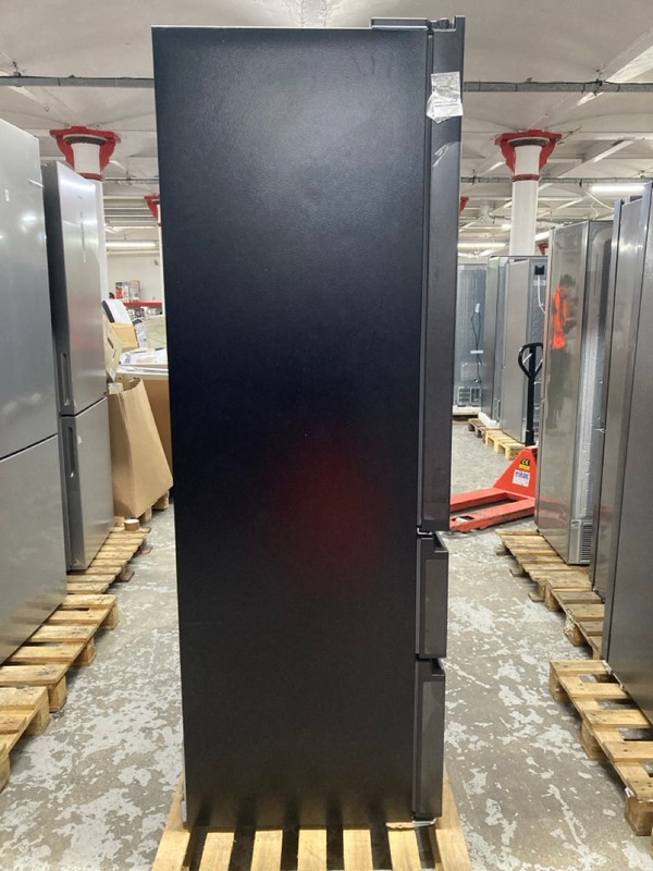 Lot 93  
            Nottingham SR1 - Delivery or Collection 

                
HISENSE AMERICAN STYLE FRIDGE FREEZER MODEL: RF632N4AFE - ORIGINAL RRP.£799 - Image 5