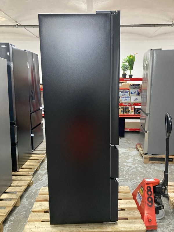 Lot 96  
            Nottingham SR1 - Delivery or Collection 

                
HISENSE AMERICAN STYLE FRIDGE FREEZER MODEL: RF632N4WFE - ORIGINAL RRP.£799 - Image 4