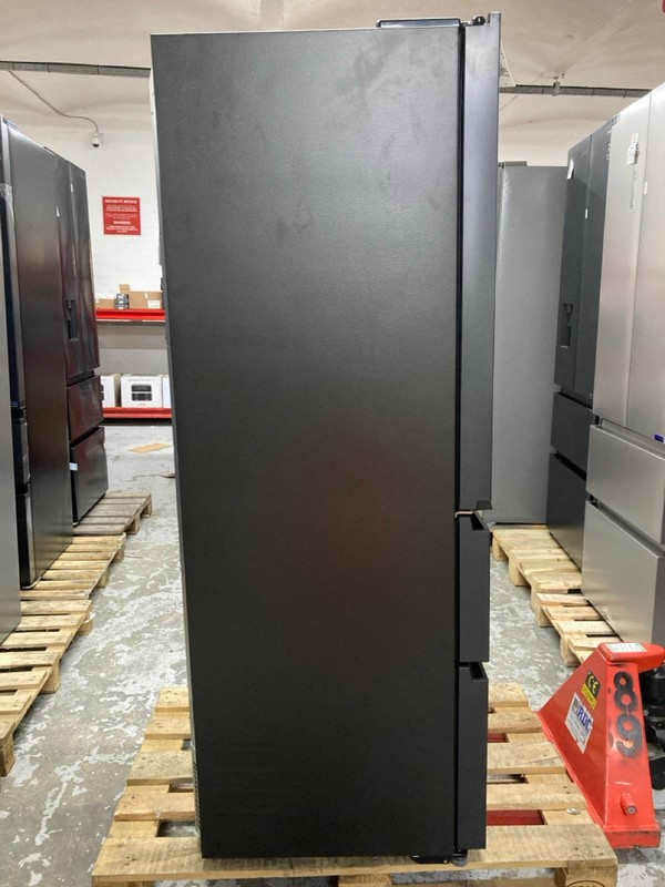 Lot 98  
            Nottingham SR1 - Delivery or Collection 

                
HAIER AMERICAN STYLE FRIDGE FREEZER MODEL: HFR3718ENPT - ORIGINAL RRP.£649 - Image 4