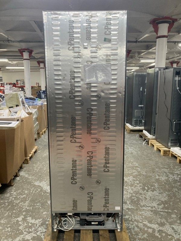 Lot 99  
            Nottingham SR1 - Delivery or Collection 

                
BOSCH SERIES 4 TALL FRIDGE FREEZER MODEL: KGN492LDFG - ORIGINAL RRP.£899 - Image 3