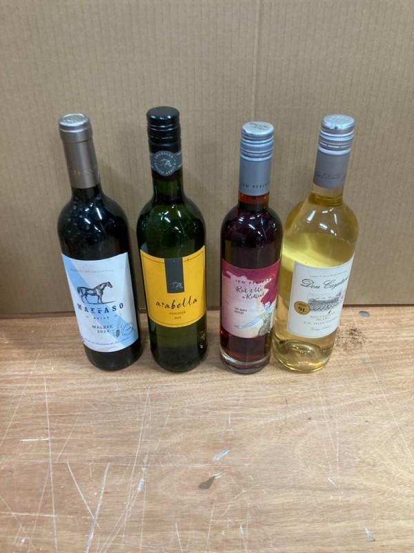 Lot 101  
            Nottingham SR8 - Collection Only 

                
QUANTITY OF WINES TO INCLUDE CHAMPAGNE- 18+ ID REQUIRED  - COLLECTION ONLY