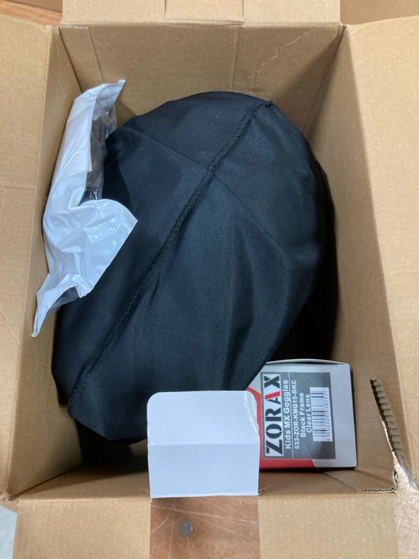 Lot 102  
            Nottingham SR8 - Delivery Or Collection 

                
MEDIUM ZORAX HELMET - Image 3