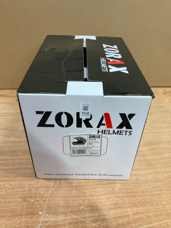 Lot 102  
            Nottingham SR8 - Delivery Or Collection 

                
MEDIUM ZORAX HELMET - Image 4