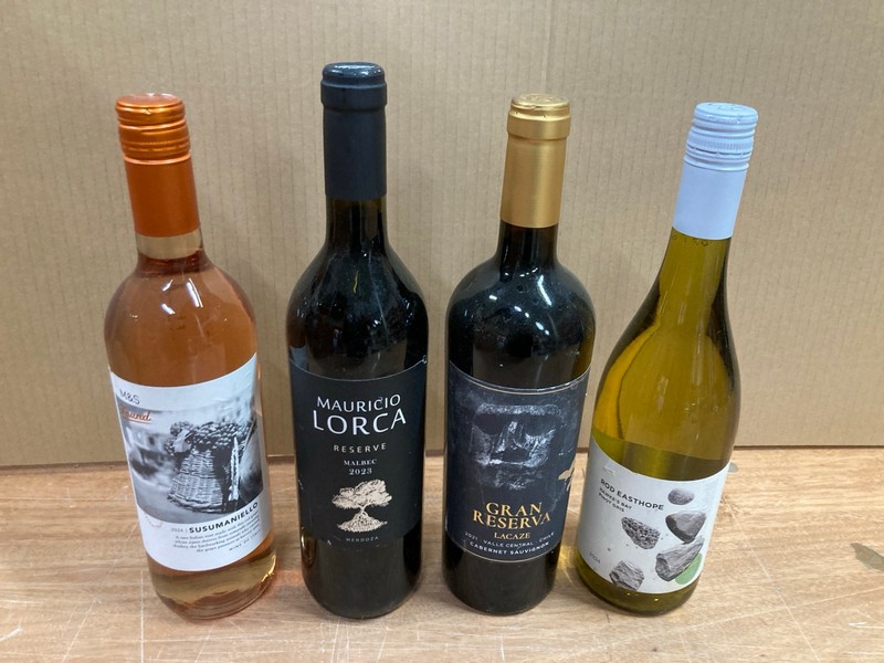 Lot 107  
            Nottingham SR8 - Collection Only 

                
QTY OF WINES TO INCLUDE RIOJA- 18+ ID REQUIRED  - COLLECTION ONLY