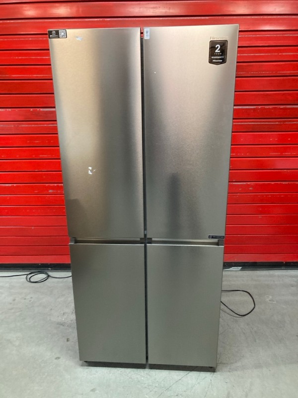 Lot 10  
            Nottingham SR8 - Delivery Or Collection 

                
HISENSE FRIDGE FREEZER. MODEL: RQ5P470SAID. ORIGINAL RRP: £849