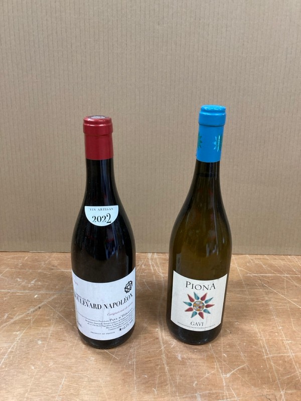 Lot 111  
            Nottingham SR8 - Collection Only 

                
QTY OF WINES TO INCLUDE PINOT NOIR- 18+ ID REQUIRED  - COLLECTION ONLY