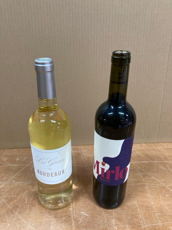 Lot 112  
            Nottingham SR8 - Collection Only 

                
QTY OF WINES TO INCLUDE MERLOT- 18+ ID REQUIRED  - COLLECTION ONLY