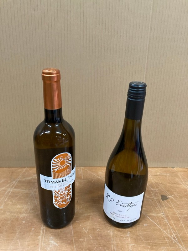 Lot 114  
            Nottingham SR8 - Collection Only 

                
QTY OF WINES TO INCLUDE SAUVIGNON BLANC- 18+ ID REQUIRED  - COLLECTION ONLY