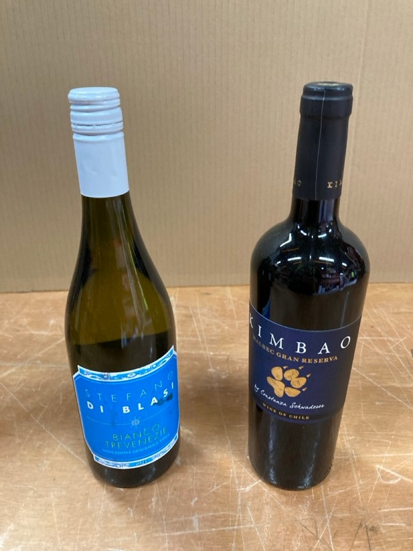 Lot 118  
            Nottingham SR8 - Collection Only 

                
QTY OF WINES TO INCLUDE SHIRAZ- 18+ ID REQUIRED  - COLLECTION ONLY