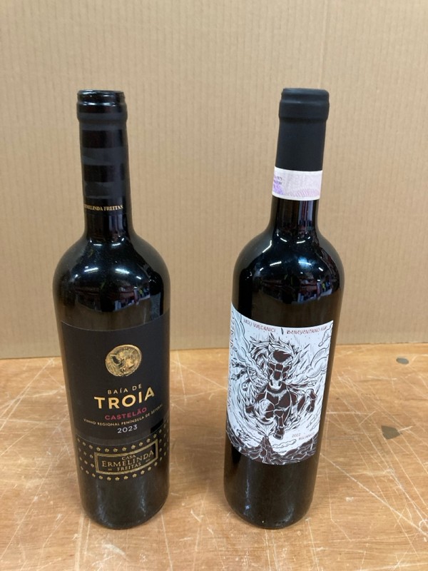 Lot 118  
            Nottingham SR8 - Collection Only 

                
QTY OF WINES TO INCLUDE SHIRAZ- 18+ ID REQUIRED  - COLLECTION ONLY