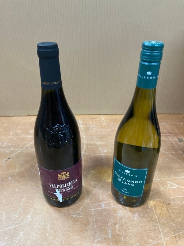Lot 134  
            Nottingham SR8 - Collection Only 

                
QTY OF WINES  TO INCLUDE SAUVIGNON BLANC- 18+ ID REQUIRED  - COLLECTION ONLY - Image 3