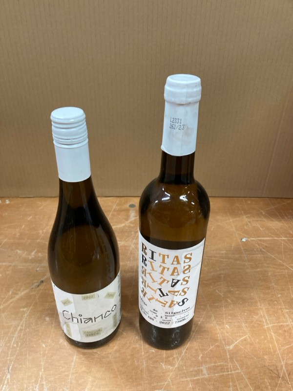 Lot 137  
            Nottingham SR8 - Collection Only 

                
QTY OF WINES  TO INCLUDE PINOT GRIGIO- 18+ ID REQUIRED  - COLLECTION ONLY