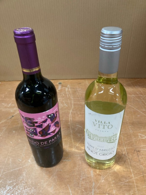 Lot 137  
            Nottingham SR8 - Collection Only 

                
QTY OF WINES  TO INCLUDE PINOT GRIGIO- 18+ ID REQUIRED  - COLLECTION ONLY