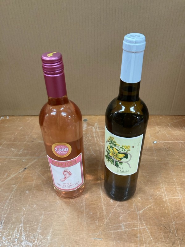 Lot 137  
            Nottingham SR8 - Collection Only 

                
QTY OF WINES  TO INCLUDE PINOT GRIGIO- 18+ ID REQUIRED  - COLLECTION ONLY