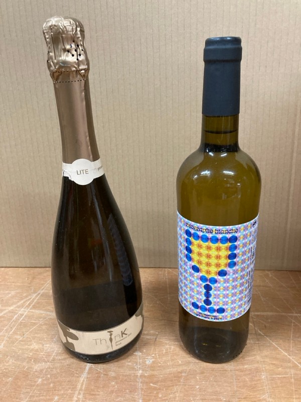 Lot 143  
            Nottingham SR8 - Collection Only 

                
QTY OF WINES TO INCLUDE SHIRAZ- 18+ ID REQUIRED  - COLLECTION ONLY