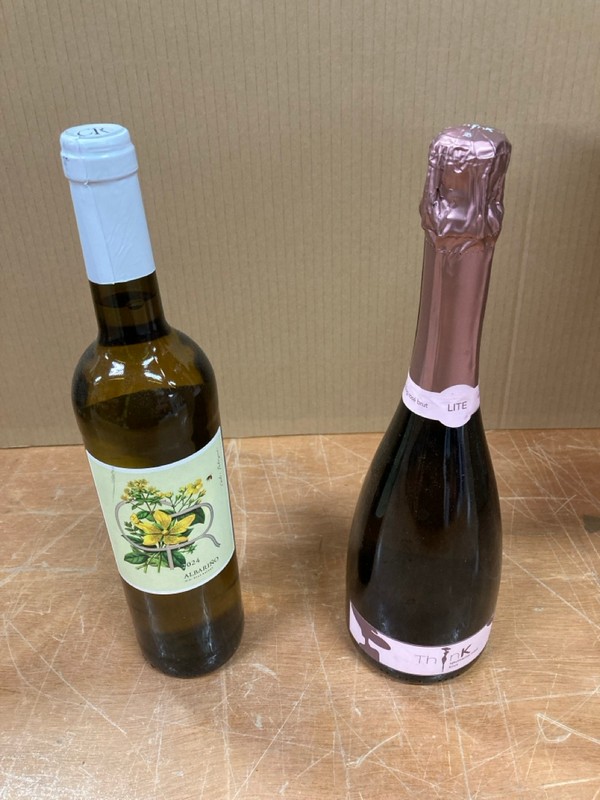 Lot 143  
            Nottingham SR8 - Collection Only 

                
QTY OF WINES TO INCLUDE SHIRAZ- 18+ ID REQUIRED  - COLLECTION ONLY