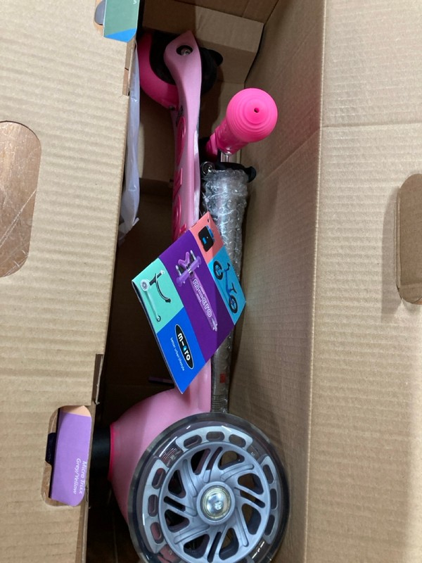 Lot 156  
            Nottingham SR8 - Delivery Or Collection 

                
MICRO MINI DELUXE GLOW LED SCOOTER WITH ACCESSORIES - Image 2