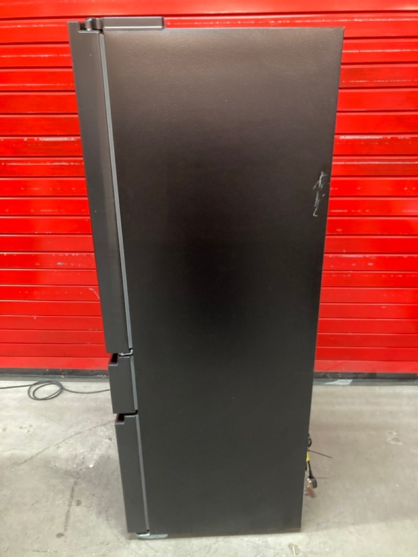 Lot 16  
            Nottingham SR8 - Delivery Or Collection 

                
HISENSE FRIDGE FREEZER. MODEL: RF540N4WFE. ORIGINAL RRP: £899 - Image 4