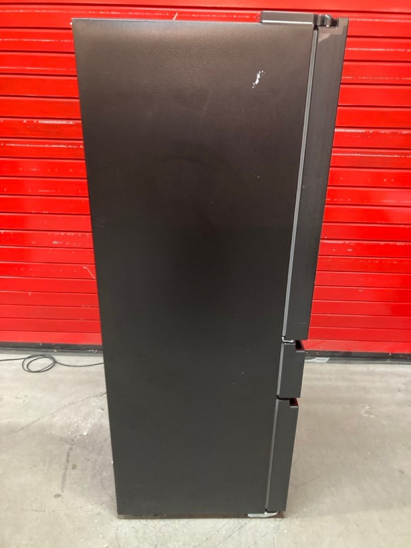 Lot 16  
            Nottingham SR8 - Delivery Or Collection 

                
HISENSE FRIDGE FREEZER. MODEL: RF540N4WFE. ORIGINAL RRP: £899 - Image 6