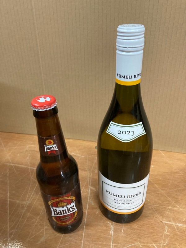 Lot 170  
            Nottingham SR8 - Collection Only 

                
QUANTITY OF WINES TO INCLUDE CHARDONNAY- 18+ ID REQUIRED  - COLLECTION ONLY - Image 4