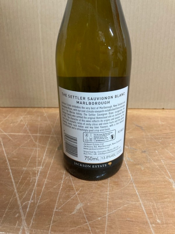 Lot 171  
            Nottingham SR8 - Collection Only 

                
QUANTITY OF WINES TO INCLUDE SAUVIGNON BLANC- 18+ ID REQUIRED  - COLLECTION ONLY - Image 4