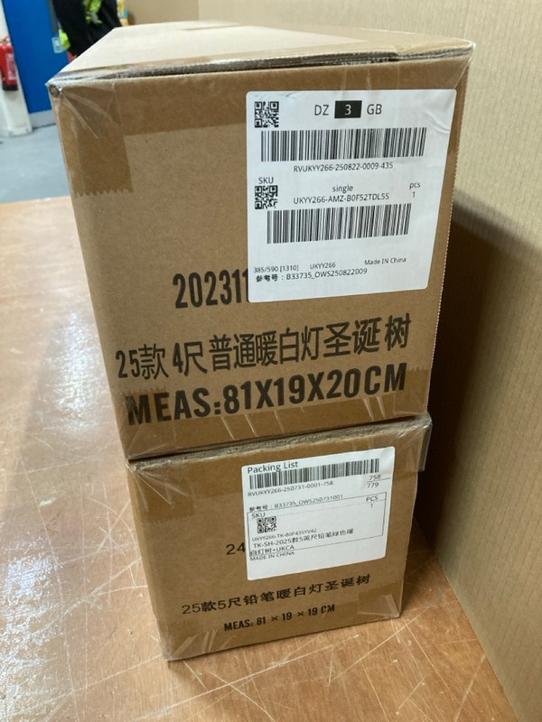 Lot 176  
            Nottingham SR8 - Delivery Or Collection 

                
2 X CHRISTMAS TREES