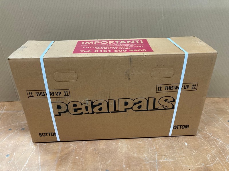 Lot 178  
            Nottingham SR8 - Delivery Or Collection 

                
PEDAL PALS 12" DINOROAR BOYS BIKE