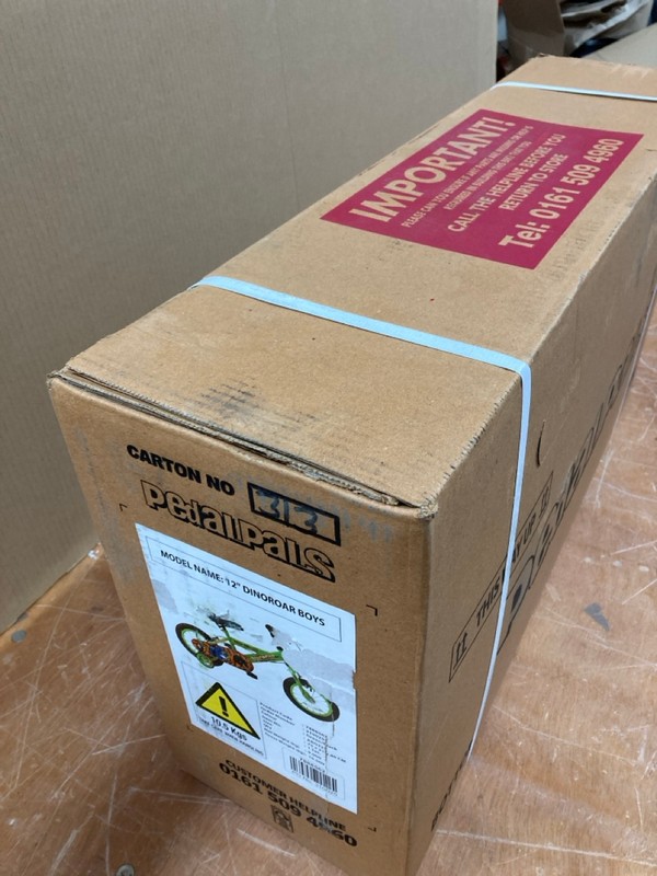 Lot 178  
            Nottingham SR8 - Delivery Or Collection 

                
PEDAL PALS 12" DINOROAR BOYS BIKE