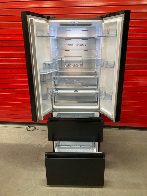 Lot 19  
            Nottingham SR8 - Delivery Or Collection 

                
HISENSE SLIM FRIDGE FREEZER. MODEL: RF632N4WFE. ORIGINAL RRP: £799 - Image 2